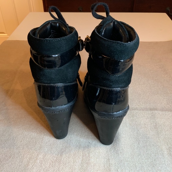 Baskets compensées Michael Kors noires et dorées / bottines à lacets / bottines - Picture 4 of 9